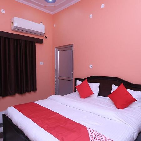Oyo 22221 Yadav Hotel Bhiwadi Zewnętrze zdjęcie