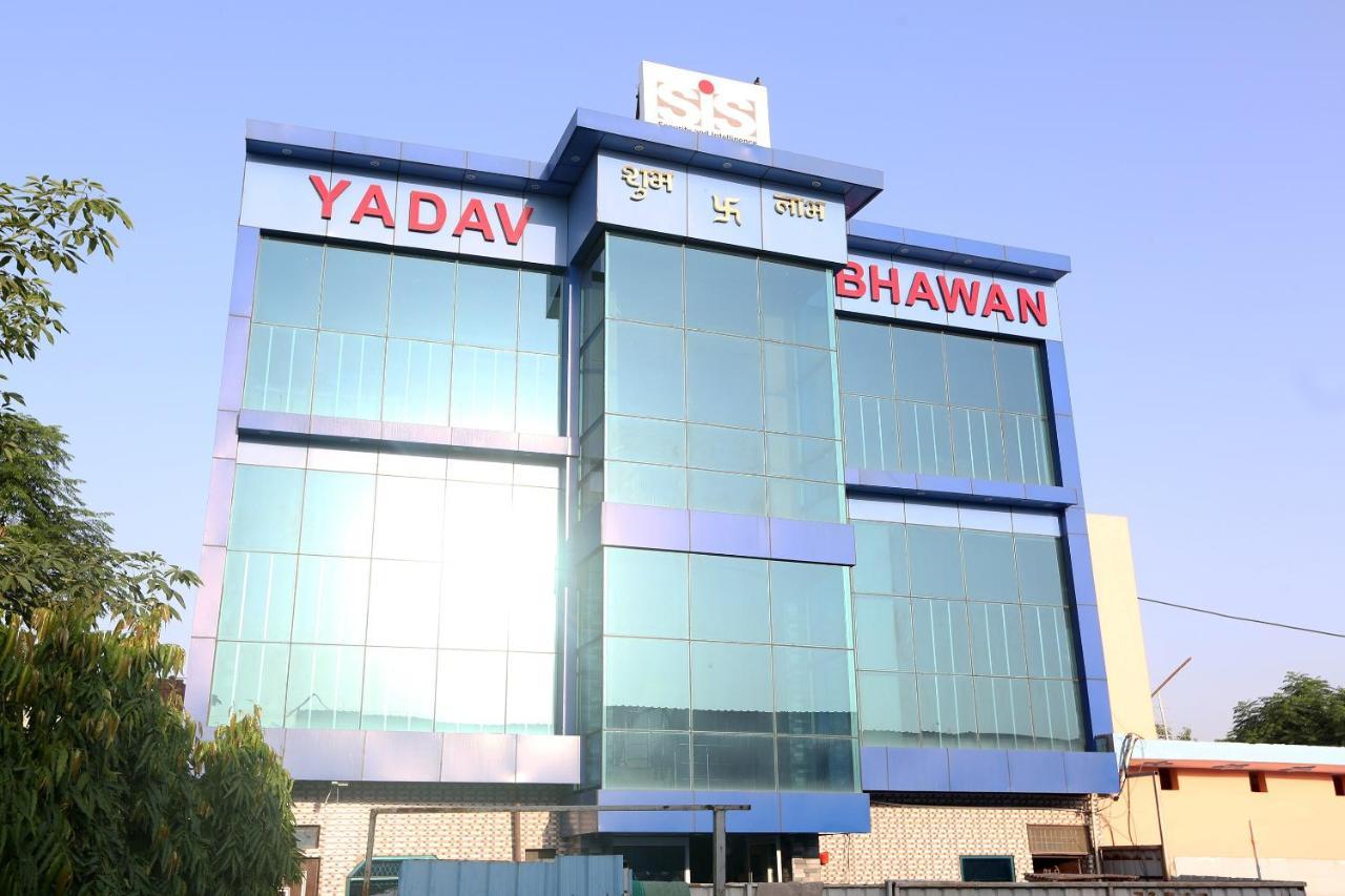 Oyo 22221 Yadav Hotel Bhiwadi Zewnętrze zdjęcie