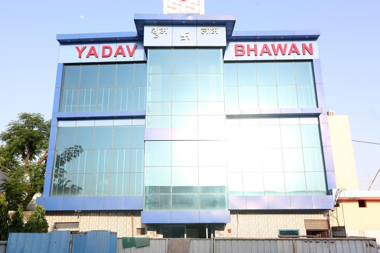 Oyo 22221 Yadav Hotel Bhiwadi Zewnętrze zdjęcie