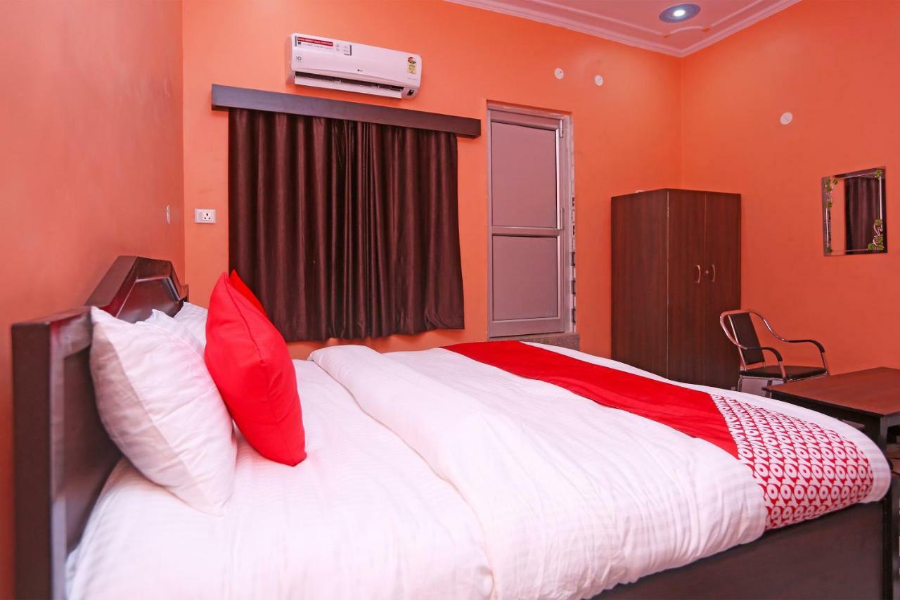 Oyo 22221 Yadav Hotel Bhiwadi Zewnętrze zdjęcie